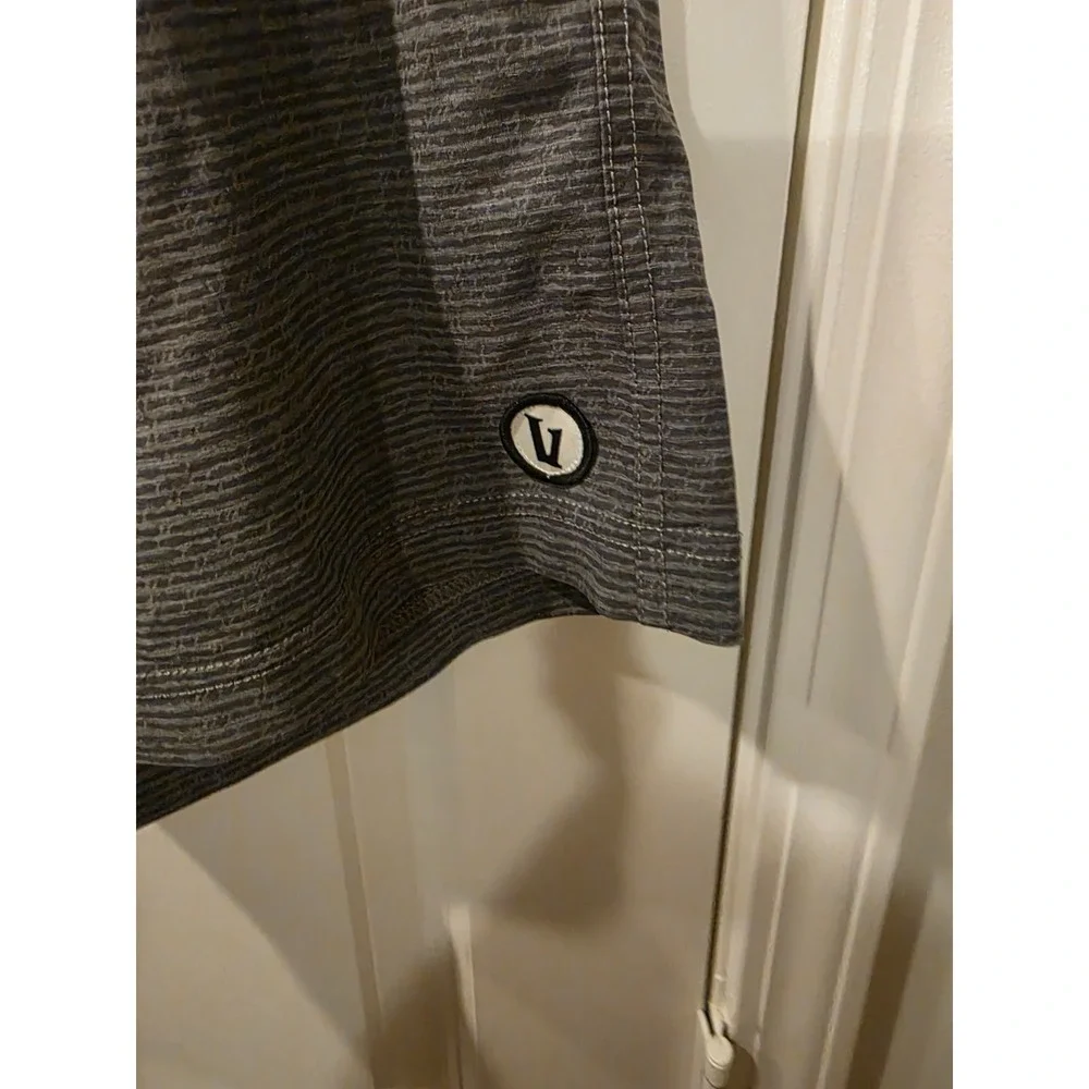 Vuori Men's Gray Striped Shorts SZ M